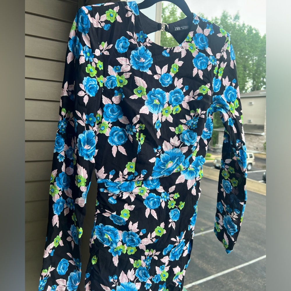 🆕 Zara Blue Floral Open Back Mini Dress XS | Long Sleeve Ruched - Picture 7 of 17
